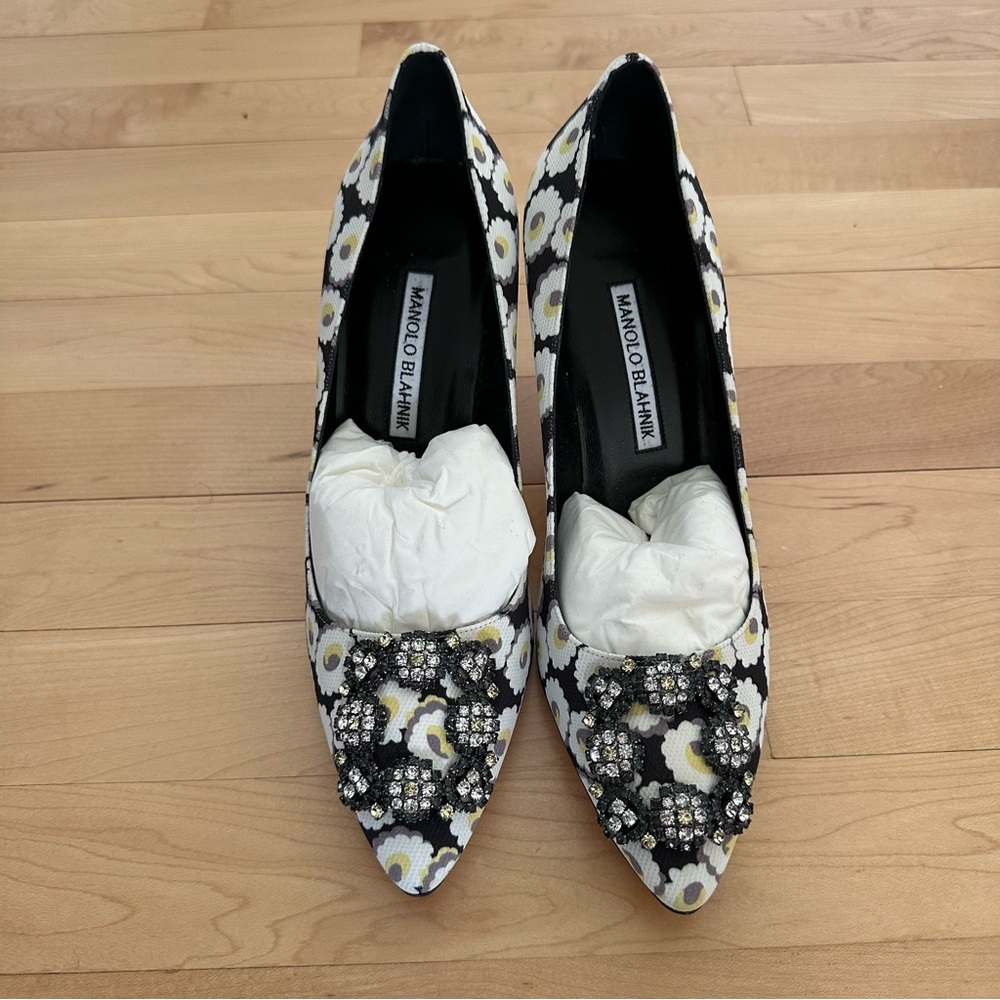 Manolo Blahnik Hangisi Floral Embellished Heels. BRAND NEW